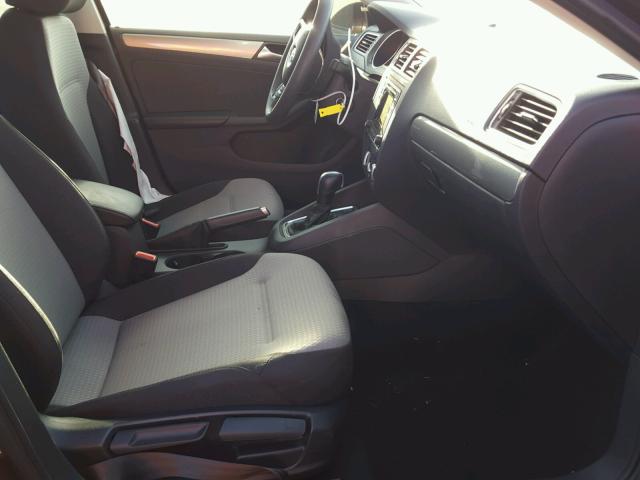 3VW2B7AJ7HM405605 - 2017 VOLKSWAGEN JETTA S 棕色 照片 5