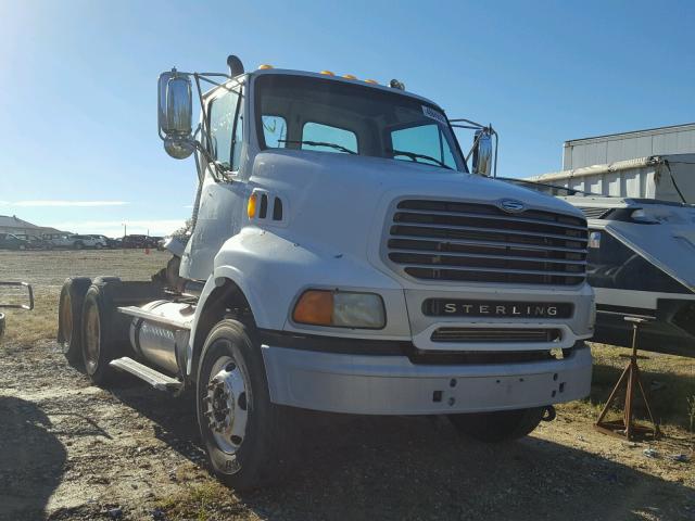 2FWJA3CV07AW81432 - 2007 STERLING TRUCK AT 9500 WHITE photo 1