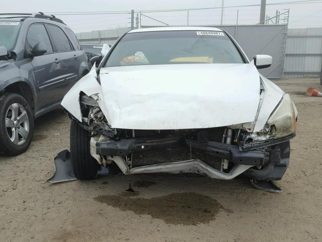 JHMCM56353C025090 - 2003 HONDA ACCORD LX WHITE photo 9