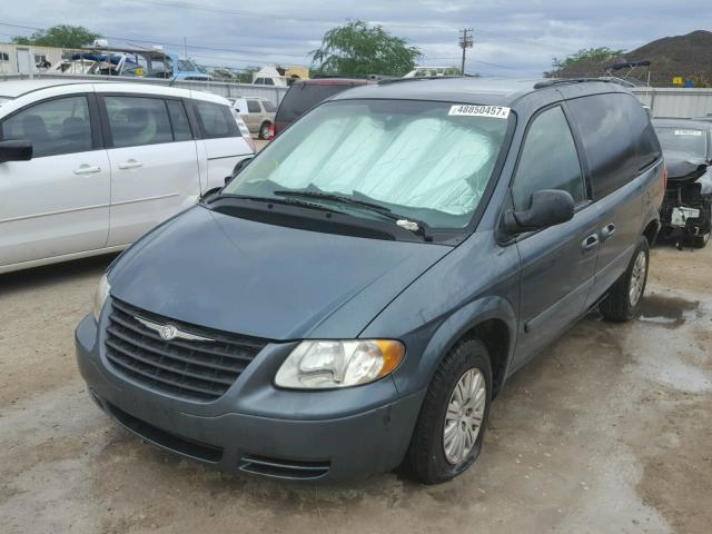 1C4GP45R75B264790 - 2005 CHRYSLER TOWN & COU GREEN photo 2