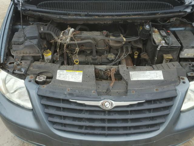 1C4GP45R75B264790 - 2005 CHRYSLER TOWN & COU GREEN photo 7