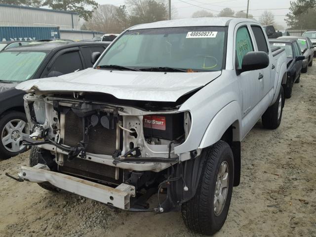 3TMJU4GN4AM098174 - 2010 TOYOTA TACOMA DOU SILVER photo 2