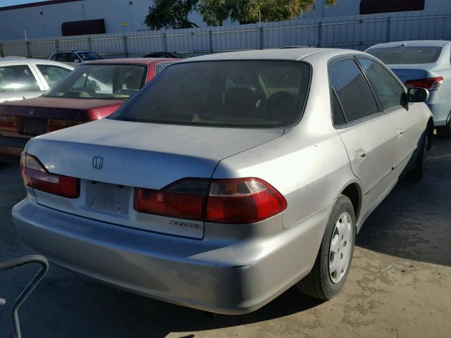 1HGCG5643WA233357 - 1998 HONDA ACCORD LX SILVER photo 4