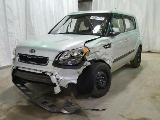 KNDJT2A56C7420312 - 2012 KIA SOUL SILVER photo 2