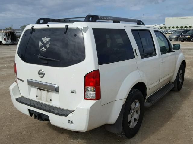 5N1AR18U36C603924 - 2006 NISSAN PATHFINDER WHITE photo 4