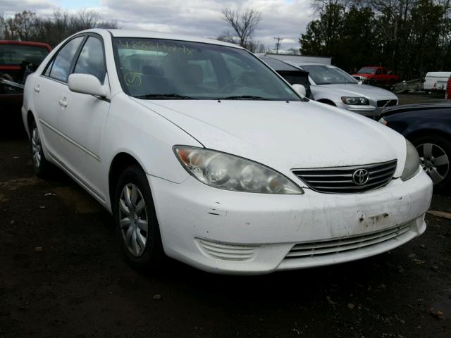 4T1BE32K55U400156 - 2005 TOYOTA CAMRY LE WHITE photo 1