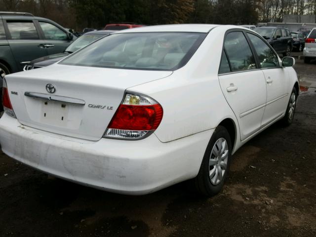 4T1BE32K55U400156 - 2005 TOYOTA CAMRY LE WHITE photo 4