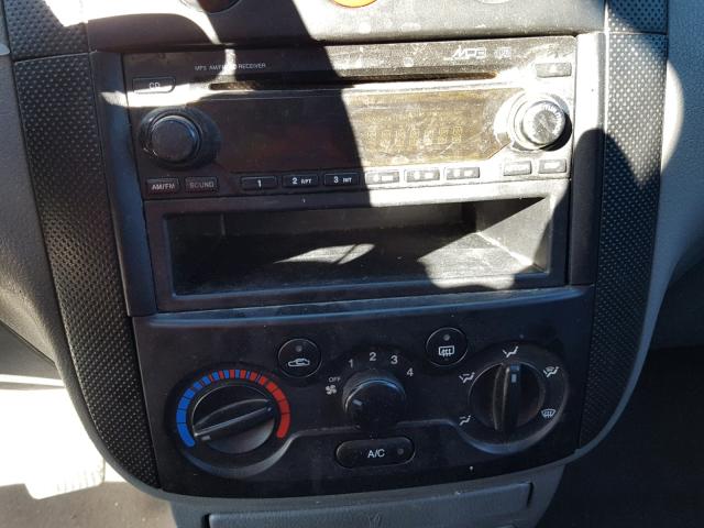 KL1TD52645B397098 - 2005 CHEVROLET AVEO BASE Biały zdjęcie 9