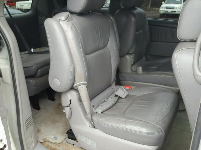 5TDBA22C25S051450 - 2005 TOYOTA SIENNA XLE WHITE photo 6