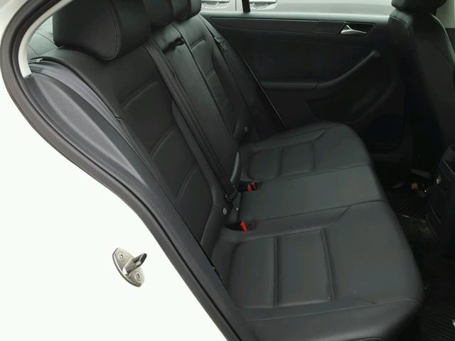 3VWDZ7AJ2BM306783 - 2011 VOLKSWAGEN JETTA SE 白色 照片 6