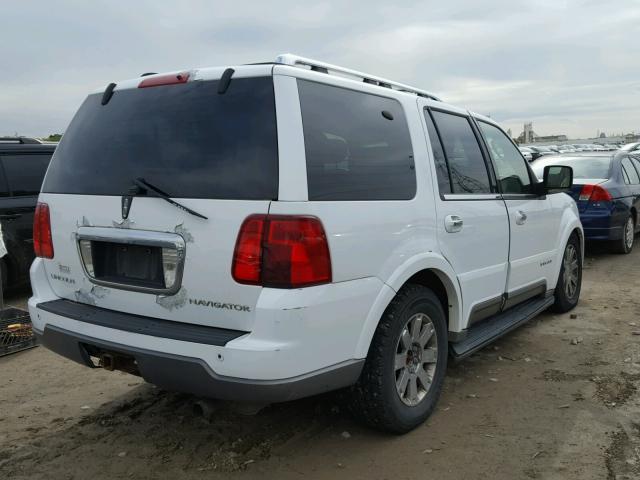 5LMFU28R43LJ32462 - 2003 LINCOLN NAVIGATOR Biały zdjęcie 4