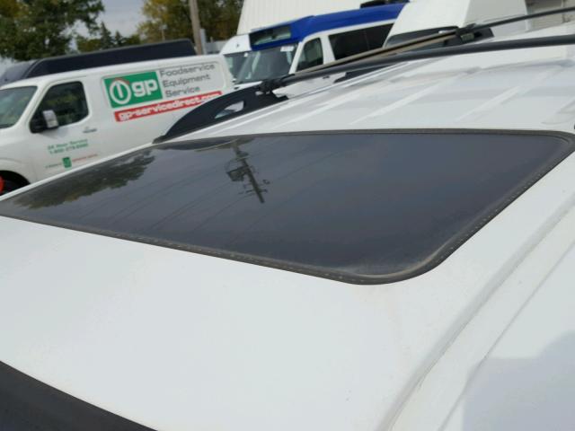 5LMFU28R43LJ32462 - 2003 LINCOLN NAVIGATOR Biały zdjęcie 9