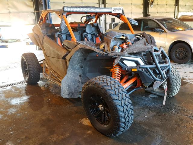 3JBVXAW23HK002588 - 2017 CAN-AM MAVERICK X TWO TONE photo 1