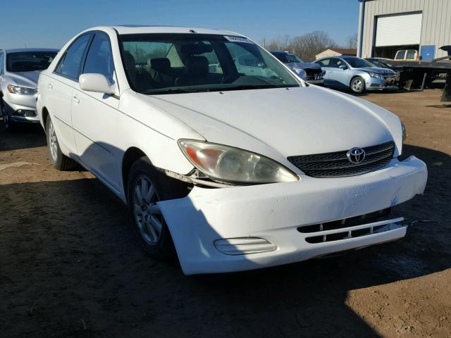 4T1BF30K62U022621 - 2002 TOYOTA CAMRY LE WHITE photo 1