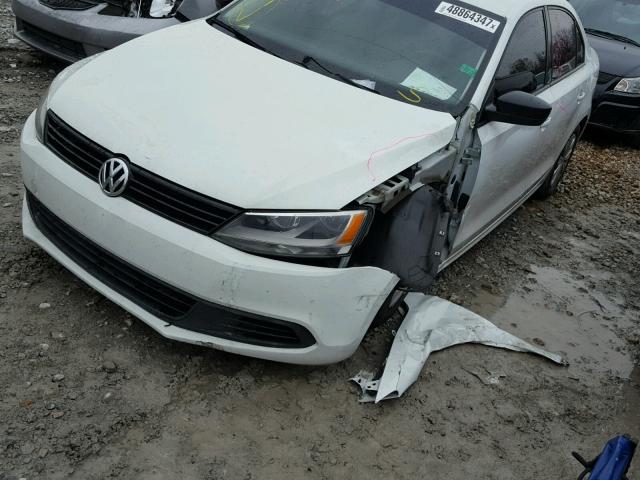 3VW2K7AJ6EM318922 - 2014 VOLKSWAGEN JETTA BASE WHITE photo 9