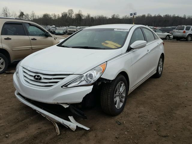 5NPEB4AC6DH728222 - 2013 HYUNDAI SONATA GLS WHITE photo 2