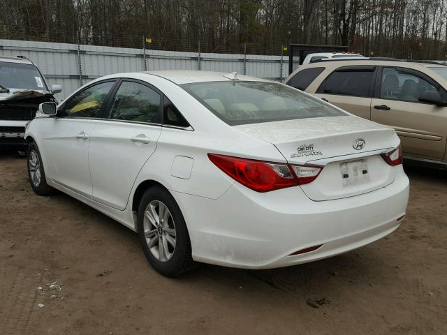 5NPEB4AC6DH728222 - 2013 HYUNDAI SONATA GLS WHITE photo 3