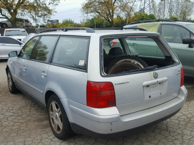 WVWWH23B8YE323772 - 2000 VOLKSWAGEN PASSAT GLX 银色 照片 3