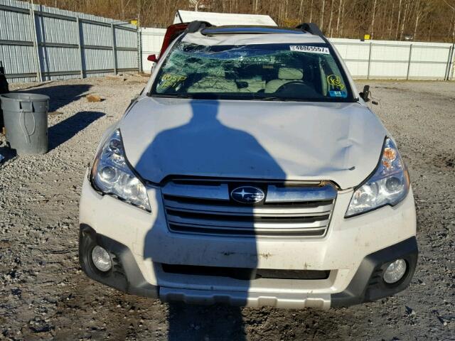 4S4BRCLC9E3320053 - 2014 SUBARU OUTBACK 2. WHITE photo 9