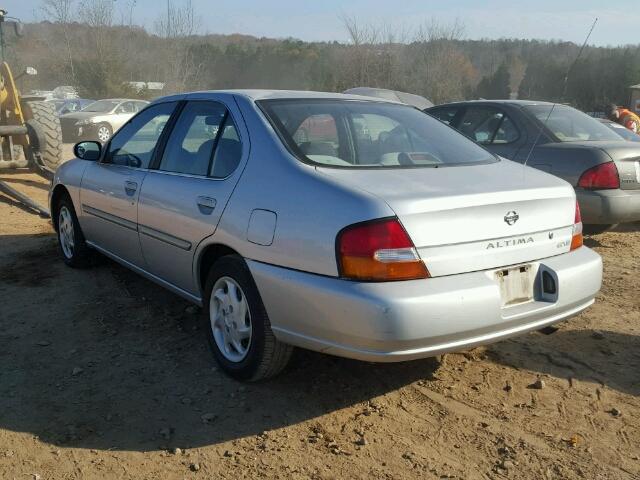 1N4DL01D2XC177660 - 1999 NISSAN ALTIMA XE SILVER photo 3