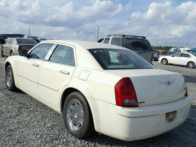 2C3JA53G95H543328 - 2005 CHRYSLER 300 TOURIN CREAM photo 3