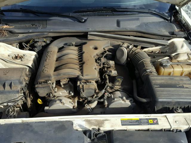 2C3JA53G95H543328 - 2005 CHRYSLER 300 TOURIN CREAM photo 7