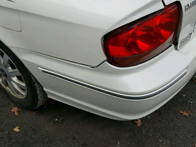 KMHWF35H34A946324 - 2004 HYUNDAI SONATA GLS WHITE photo 9