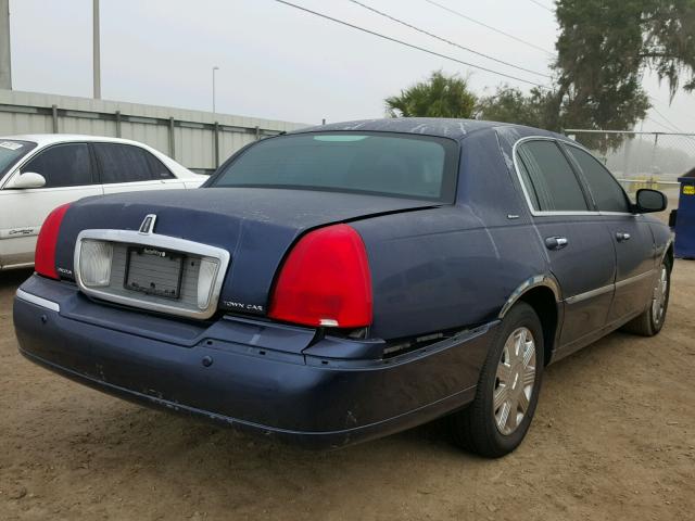 1LNHM83W44Y688660 - 2004 LINCOLN TOWN CAR U BLUE photo 4