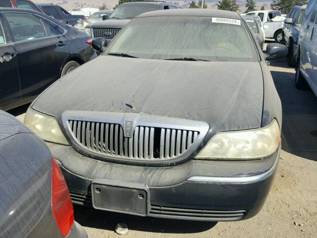 1LNHM83W14Y639531 - 2004 LINCOLN TOWN CAR U BLACK photo 9