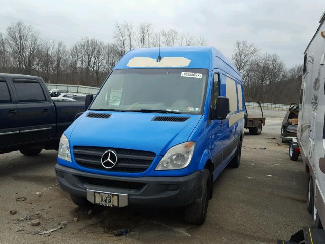 WD3PE8CC4B5504569 - 2011 MERCEDES-BENZ SPRINTER 2 BLUE photo 2