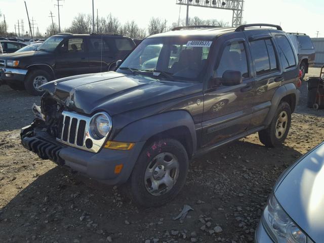 1J4GL48K15W629834 - 2005 JEEP LIBERTY SP BLACK photo 2