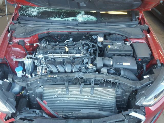 KMHD84LFXHU358658 - 2017 HYUNDAI ELANTRA SE RED photo 7