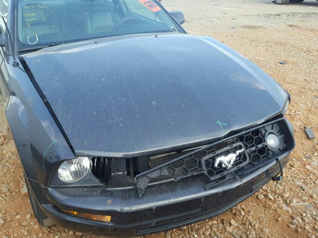 1ZVHT80NX85194777 - 2008 FORD MUSTANG BLACK photo 9