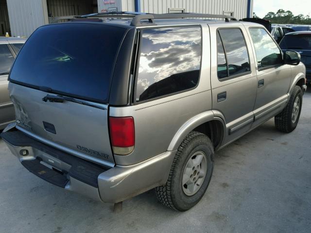 1GNDT13W912100383 - 2001 CHEVROLET BLAZER BROWN photo 4