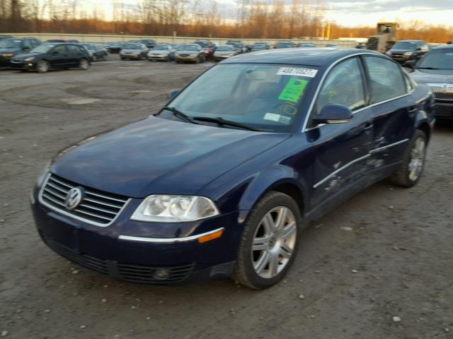 WVWTU63B35P054456 - 2005 VOLKSWAGEN PASSAT GLX BLUE photo 2