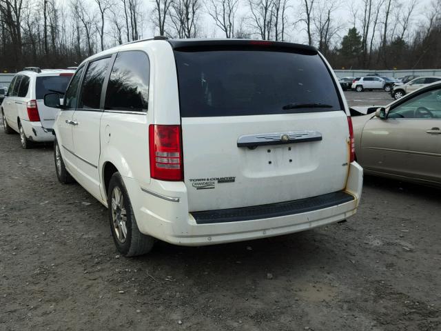 2A8HR64X98R132347 - 2008 CHRYSLER TOWN & COU WHITE photo 3