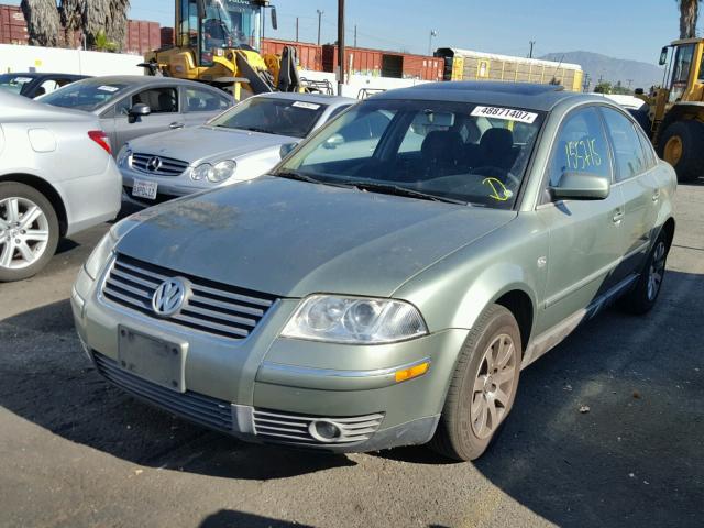 WVWPD63B81E111659 - 2001 VOLKSWAGEN PASSAT GLS GREEN photo 2