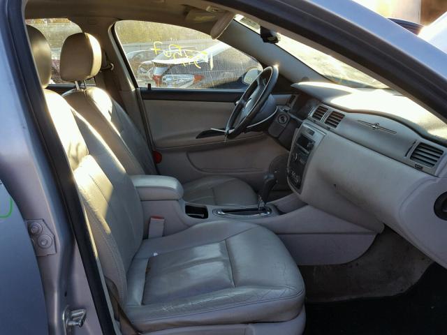 2G1WU581869231793 - 2006 CHEVROLET IMPALA LTZ SILVER photo 5