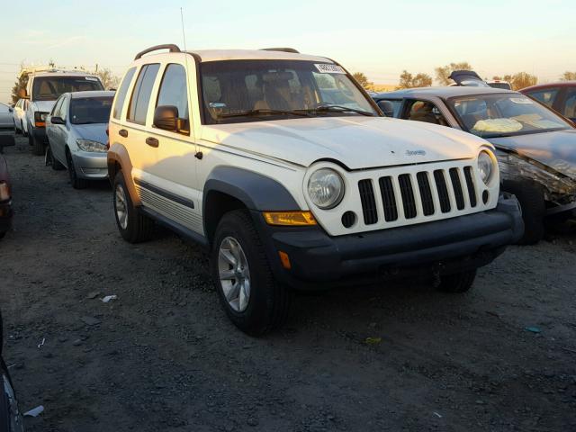 1J4GL48K55W692015 - 2005 JEEP LIBERTY SP WHITE photo 1