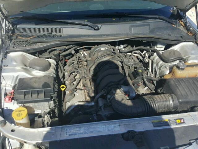 2C3AA63H45H608715 - 2005 CHRYSLER 300C SILVER photo 7