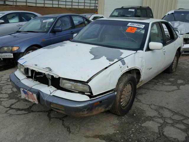 2G4WF52K0T1474992 - 1996 BUICK REGAL GRAN WHITE photo 2