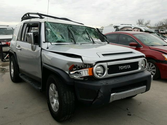 JTEZU11F370012332 - 2007 TOYOTA FJ CRUISER SILVER photo 1