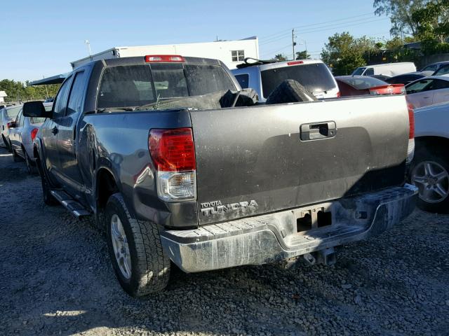 5TFRM5F15BX021316 - 2011 TOYOTA TUNDRA DOU GRAY photo 3