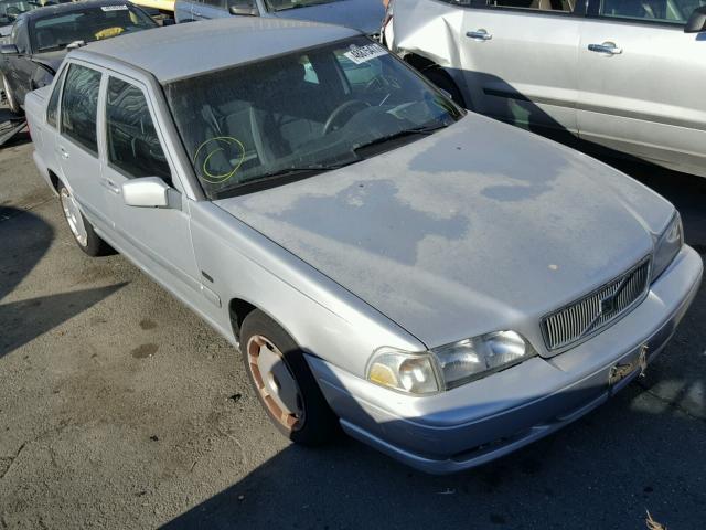 YV1LS557XW1518155 - 1998 VOLVO S70 SILVER photo 1