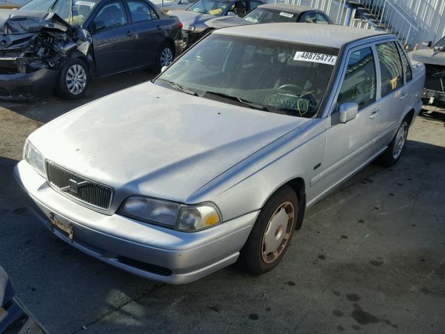 YV1LS557XW1518155 - 1998 VOLVO S70 SILVER photo 2