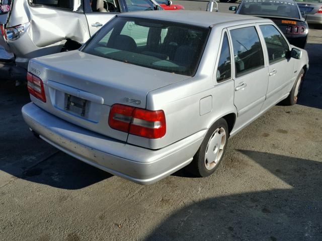 YV1LS557XW1518155 - 1998 VOLVO S70 SILVER photo 4