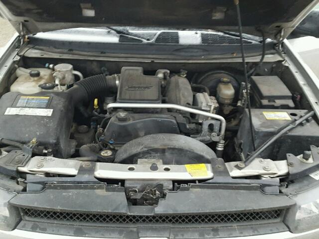 1GNDT13S642329041 - 2004 CHEVROLET TRAILBLAZE SILVER photo 7