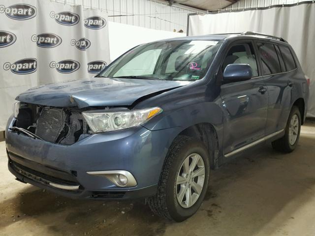 5TDZK3EH4CS089476 - 2012 TOYOTA HIGHLANDER BLUE photo 2