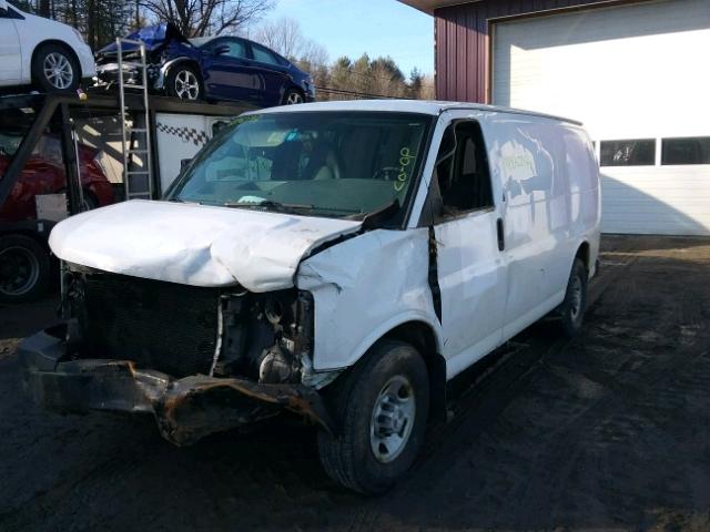 1GCGG25C591113569 - 2009 CHEVROLET EXPRESS G2 WHITE photo 2