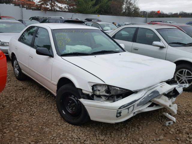 4T1BF28K81U962965 - 2001 TOYOTA CAMRY LE WHITE photo 1